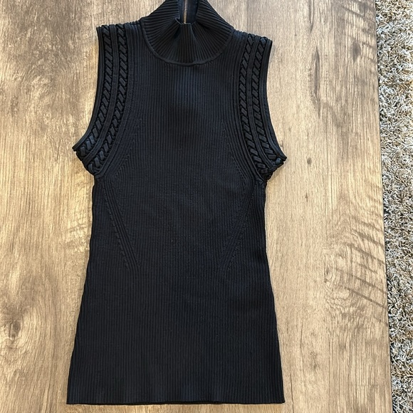 WHBM Sleeveless Tank - Picture 2 of 13